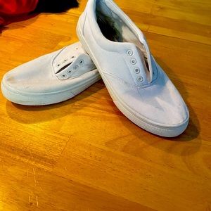 Men’s canvas shoes